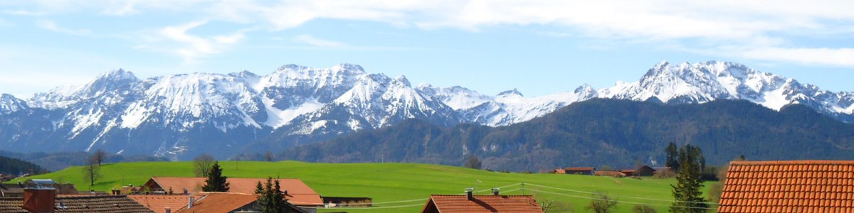 Blick auf das Alpenpanorama vom Haus Köpf aus